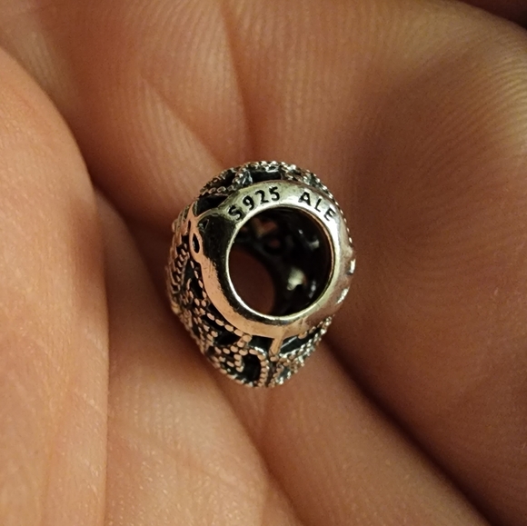 Pandora heart shaped family charm - Picture 3 of 4